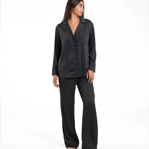 Nuuds Black Satin Pajama Set size large - Picture 1 of 7